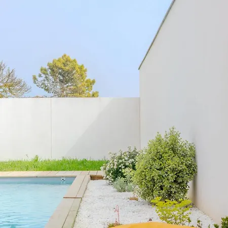 La Des Vagues Villa