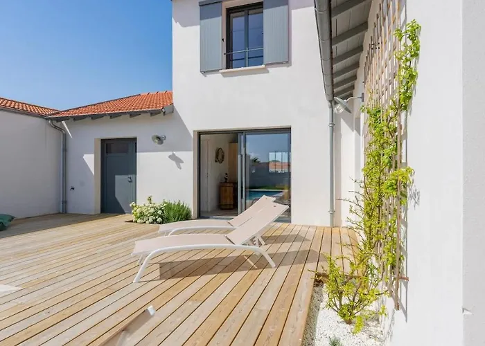 La Des Vagues Villa *