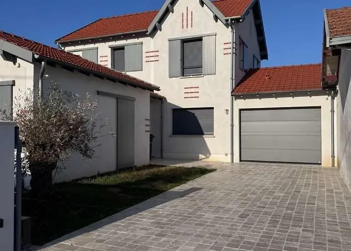 La Des Vagues Villa *